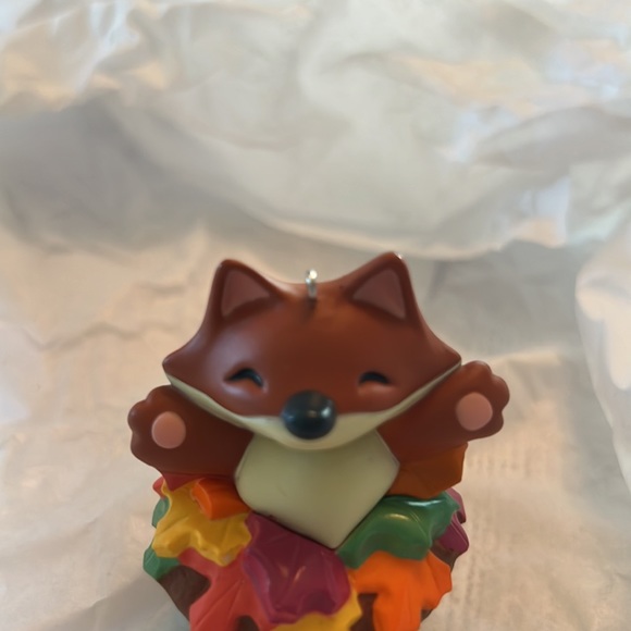 ⭐️HP NIB Hallmark Keepsake Cupcake orn. Sly and Sweet-2nd in a monthly series - Picture 16 of 16